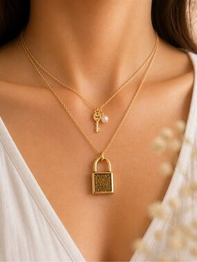 3/30 ✨✨ Gold Padlock Layered Necklace with Key & Pearl Charm - Women Jewelry